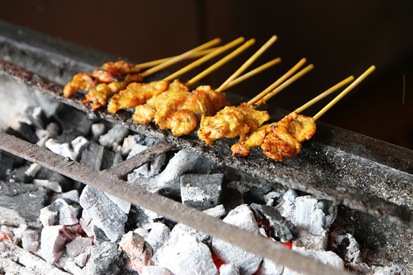 Beef satay (neua satay เนื้อสะเต๊ะ)
